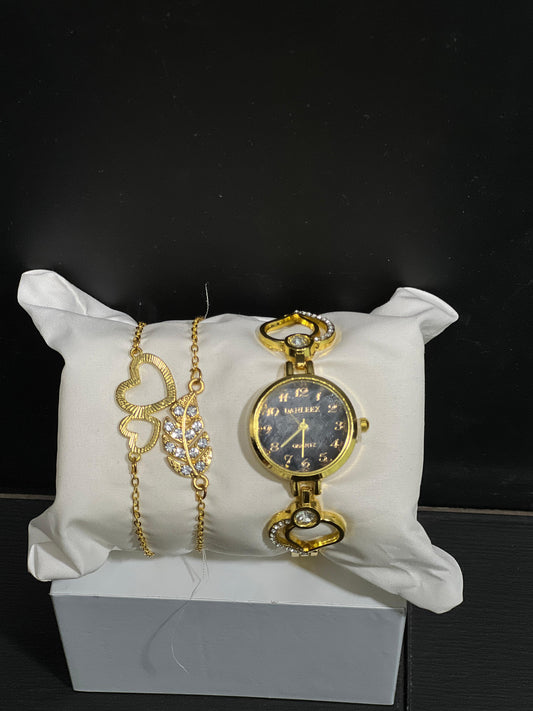 Elegant Women's Bracelet Watch Set with Heart & Leaf Charms